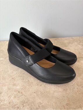 Clarks Suttyn May Comfort Shoes Women's Size 8 Black Leather Wedge Mary Janes